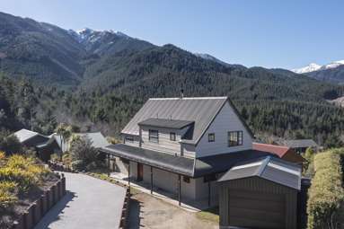 28 Acheron Heights_1