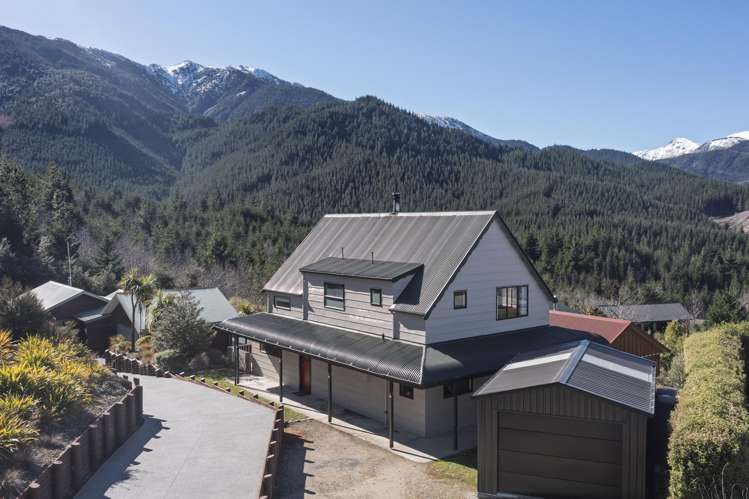 28 Acheron Heights_1