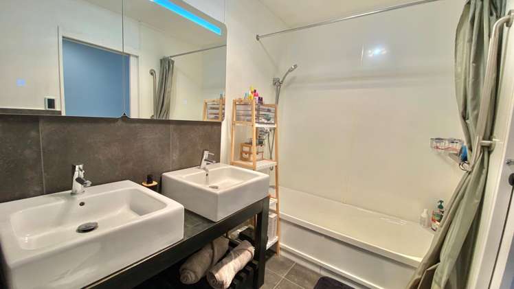 19/43 Goldridge Way Queenstown_12