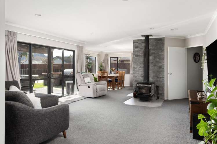 7 Margaret Place Lytton West_2