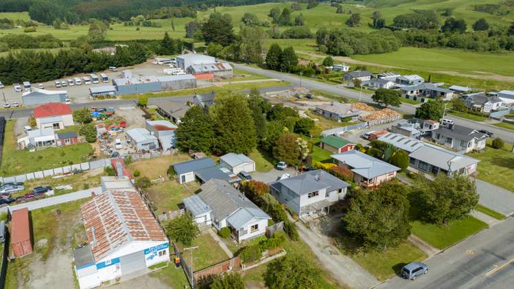 4 Ontario Street Gore Surrounds_6