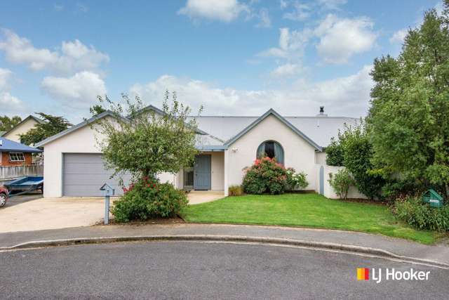 Exceptional Family Living in a Quiet Street