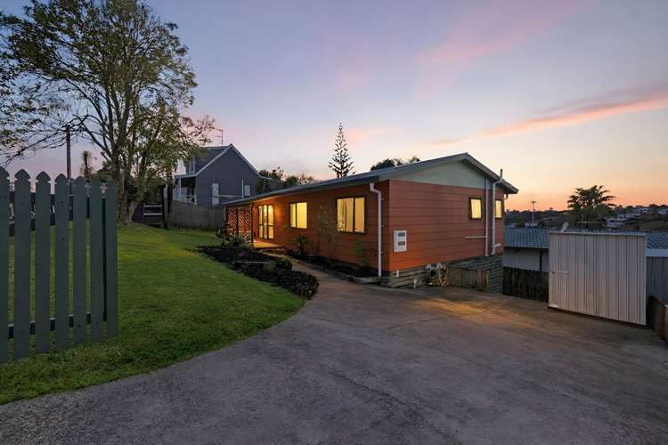 2/235 Glengarry Road Glen Eden_10