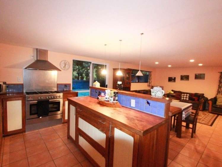 71 Holmwood Road Kaitoke_1