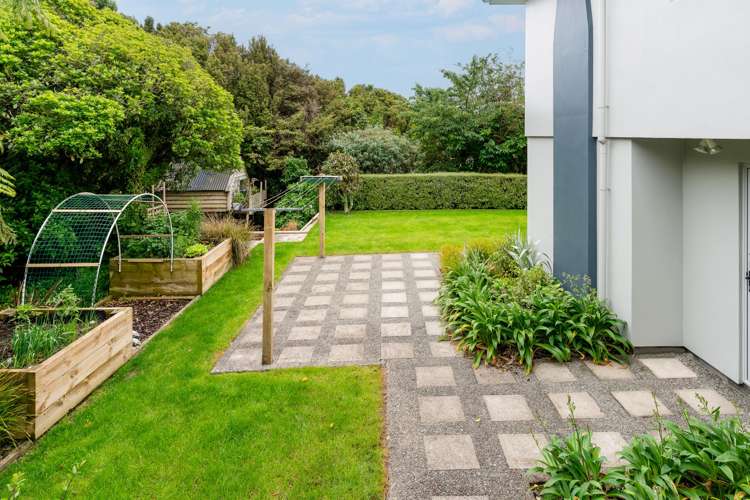 7 Caughley Grove Karori_10