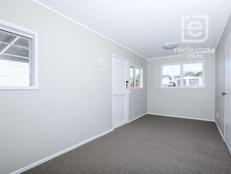 90 Divich Avenue Te Atatu South_14
