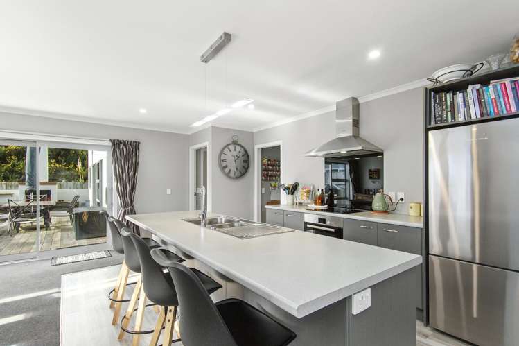 7 Barry Groucott Grove_1