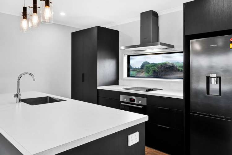 62 Hassard Street Manaia_2