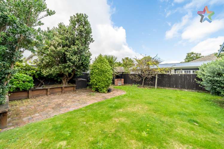 30 Ludlam Crescent Woburn_21