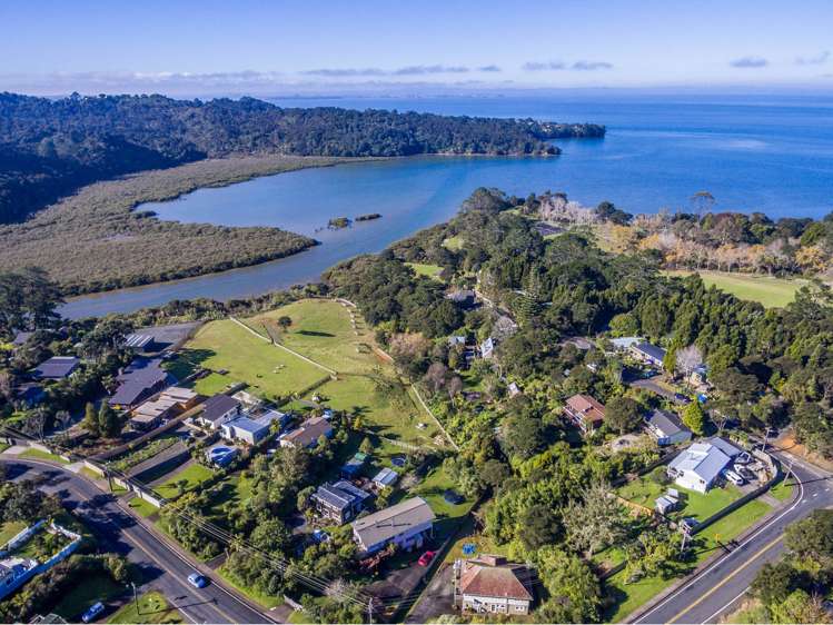 693 Huia Road Parau_12