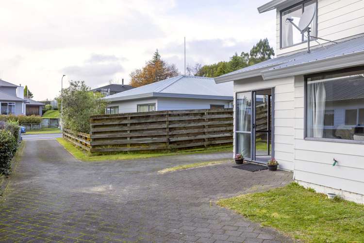 1/29 Kiddle Drive Hilltop_13