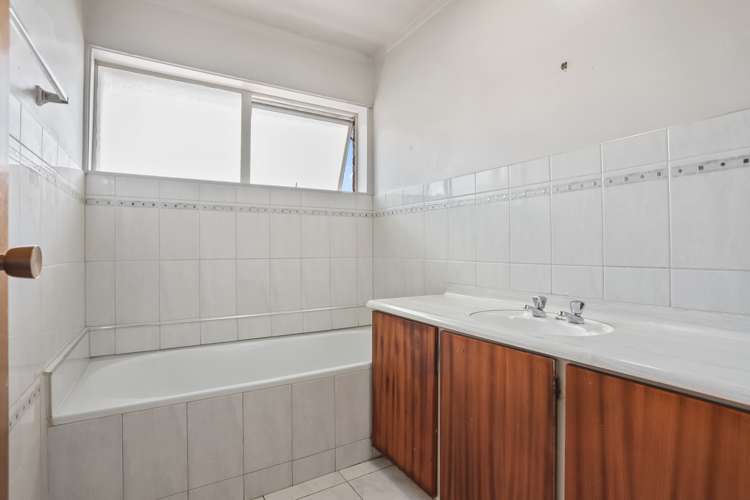 2/83b Glengarry Road Glen Eden_11