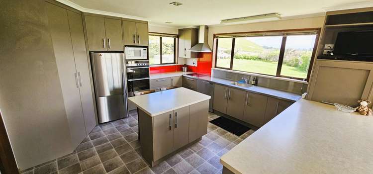 27 Mandeville Kingston Crossing Road Mandeville_4