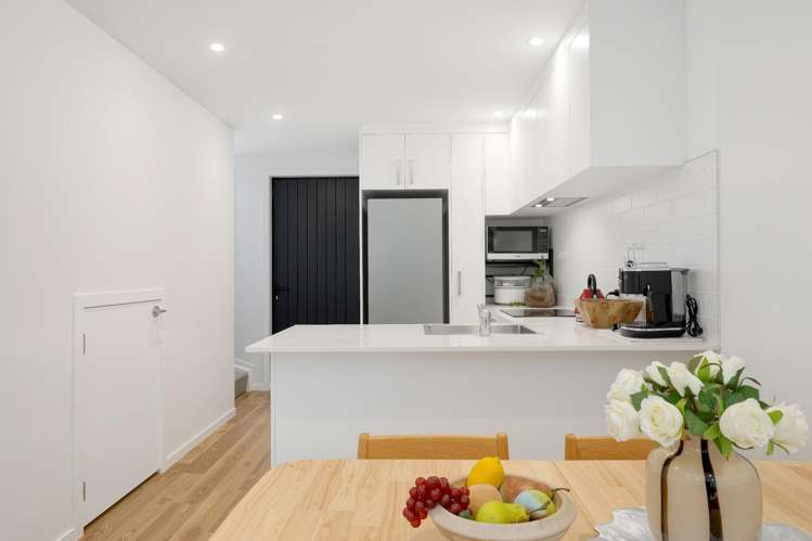 22 Tokai Place Glen Eden_5