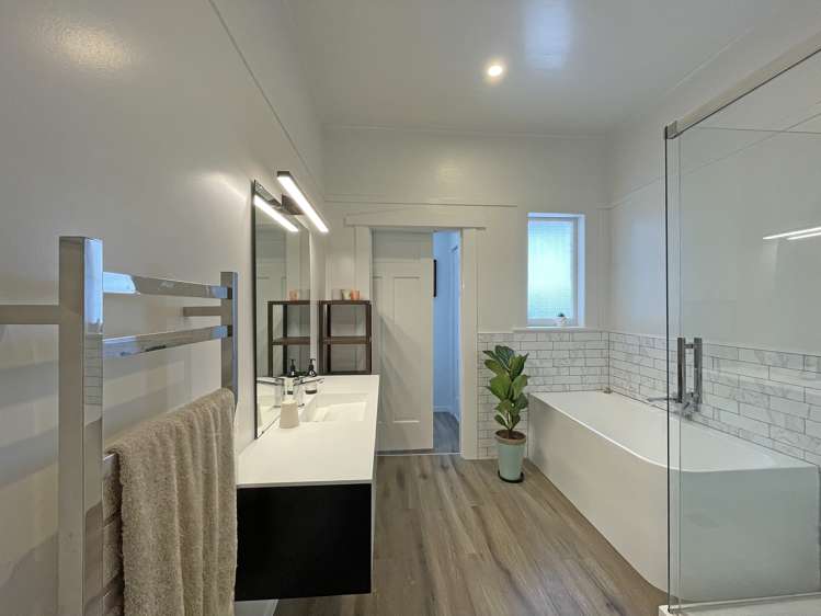 11 Apirana Avenue Regent_18