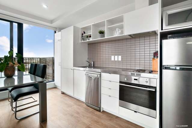 810/20 Mccrae Way New Lynn_2