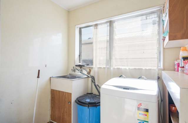 194 Saint Vincent Street Toi Toi_3