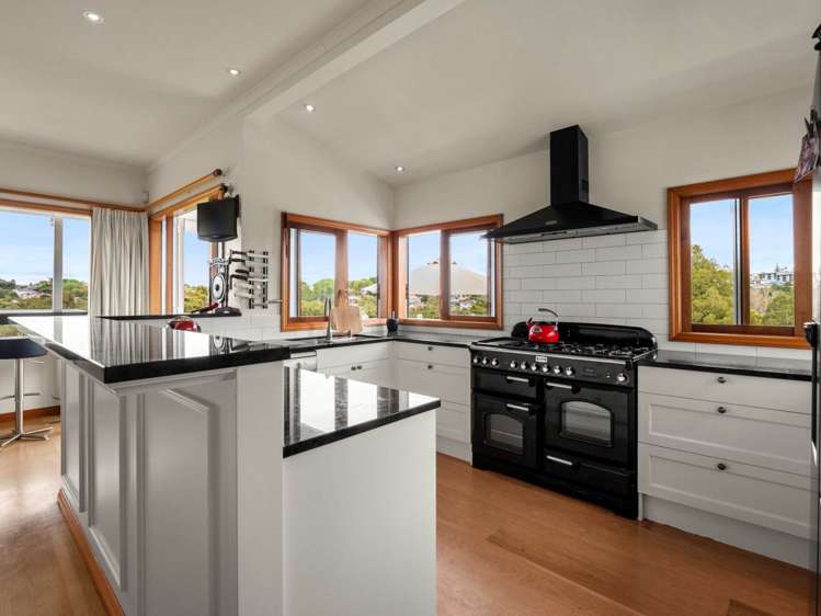 37 Fairfax Avenue Northcote_7