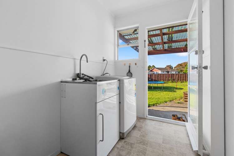 64 Sunlands Drive Manurewa_29