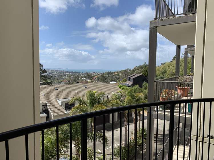 B304/525 East Coast Road Browns Bay_8