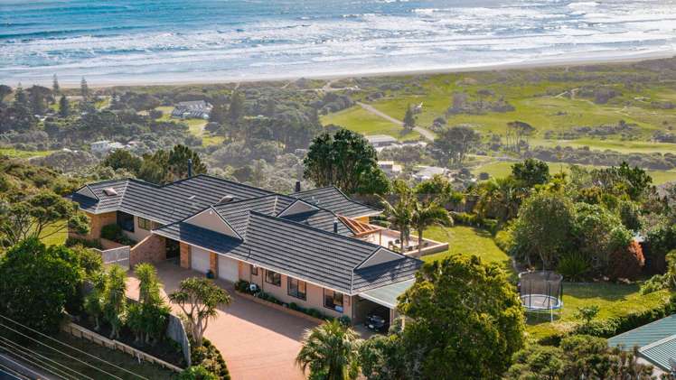 175 Oaia Road Muriwai Beach_49