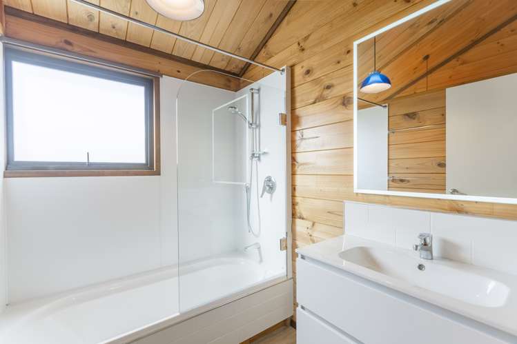 8a Hurley Road Paraparaumu Beach_13