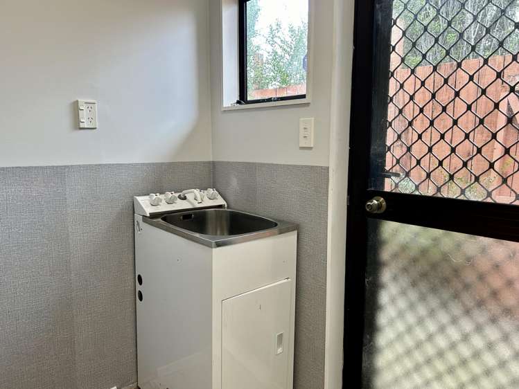 2/30 Ribblesdale Road Henderson_12