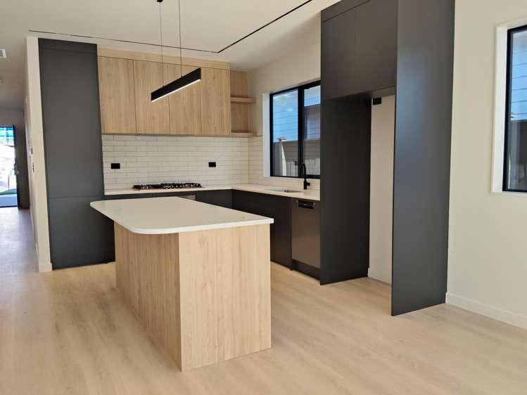 390 Te Taruna Drive_3