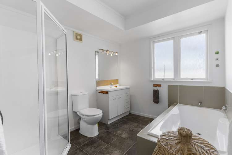 12 Pohutukawa Road Beachlands_11