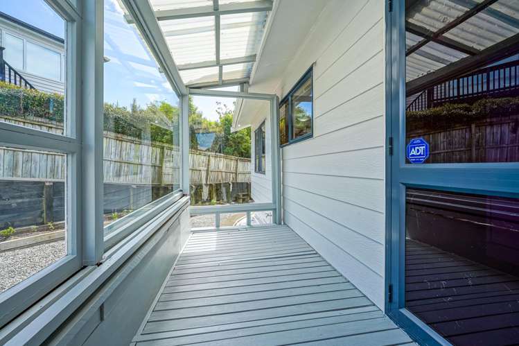 5/7 Duncan Avenue Te Atatu South_28