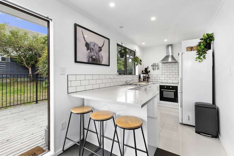 27 Akaroa Drive Maupuia_9