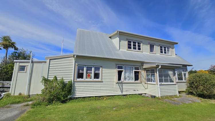 162 Gibson Quay Hokitika_14