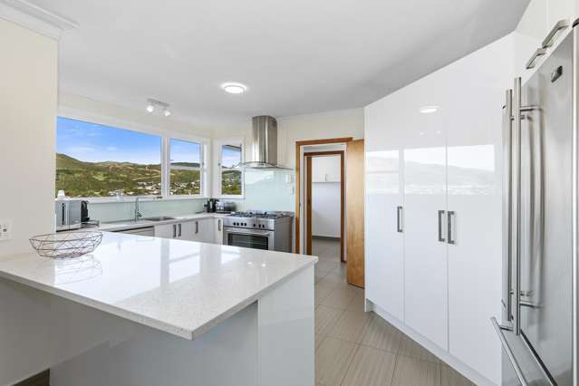 11 Fyvie Avenue Tawa_2