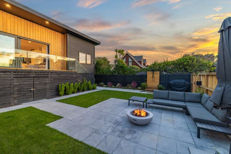 2/2 Mermaid Place Southshore_16