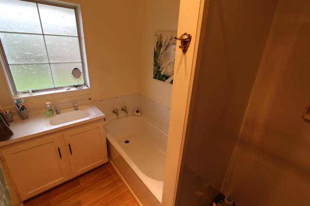 27 George Street Pahiatua_3