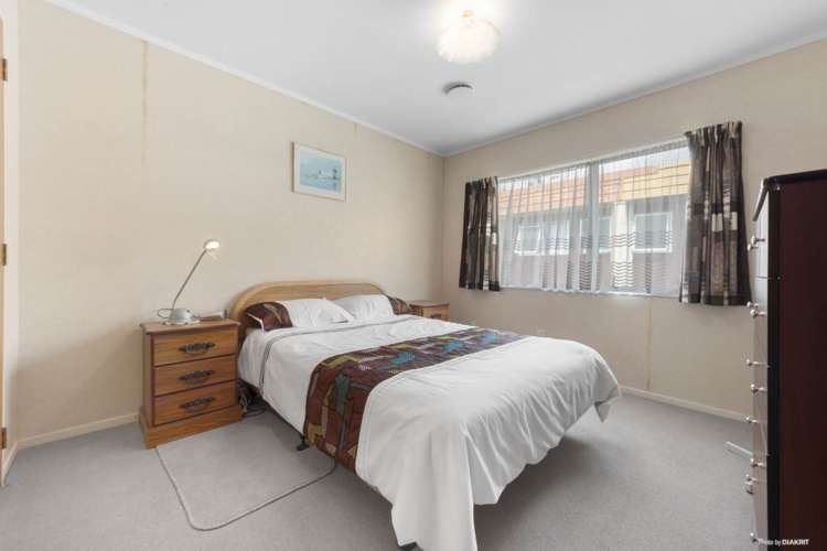 5/74 West Coast Road Glen Eden_5