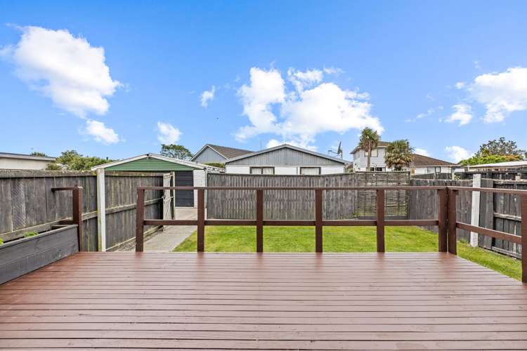 379 Breezes Road Aranui_11