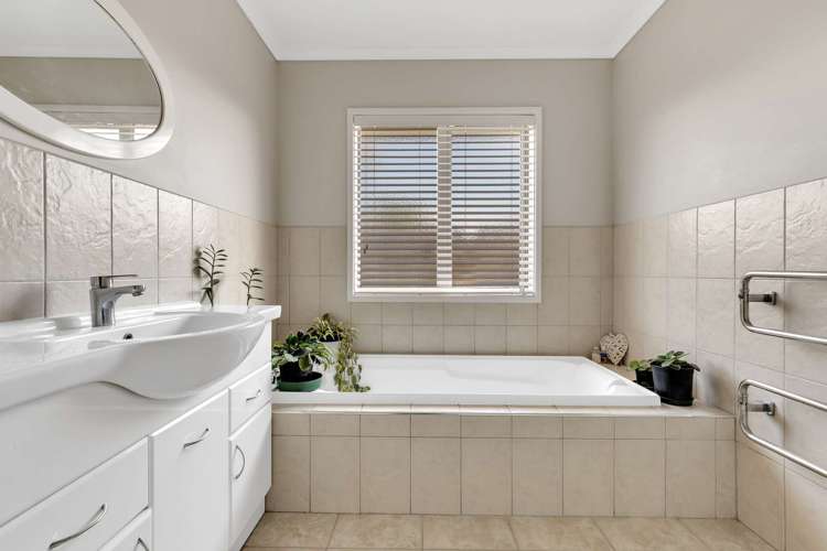 7 Bahamas Key Papamoa_17