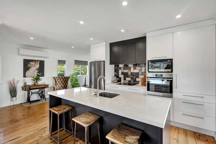 18 Karaka Road Kawakawa Bay_6