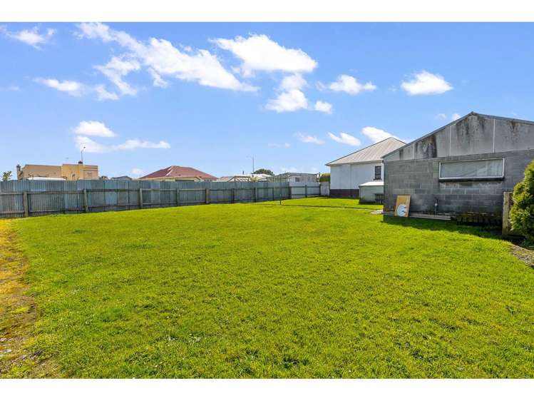 2 Scott Street Strathern_26