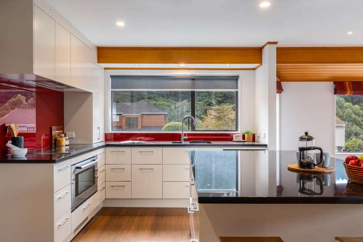 15 Duval Grove Tawa_4