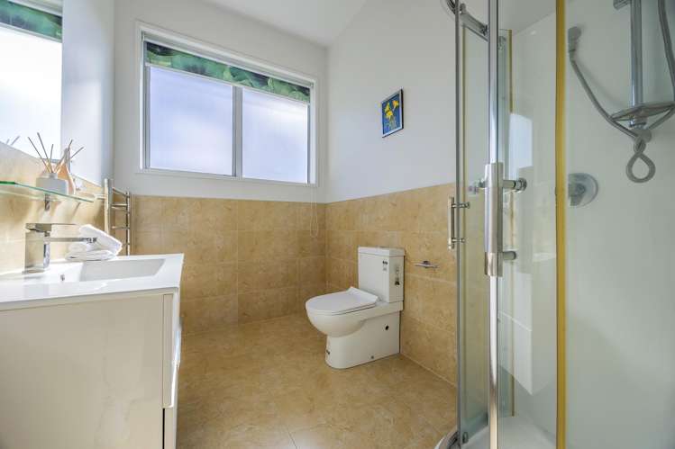 2 Myra G Place Stanmore Bay_17