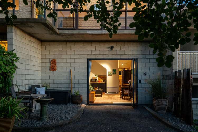 5/27 Beach Road Paekakariki_29