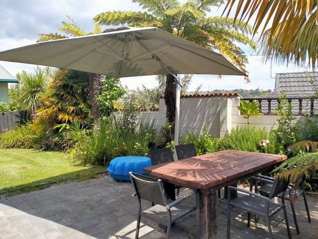 Large Brick & Tile 2 bedrooms with lock-up Garage