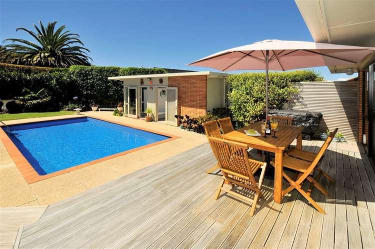 3 Kaihu Street Northcote_3