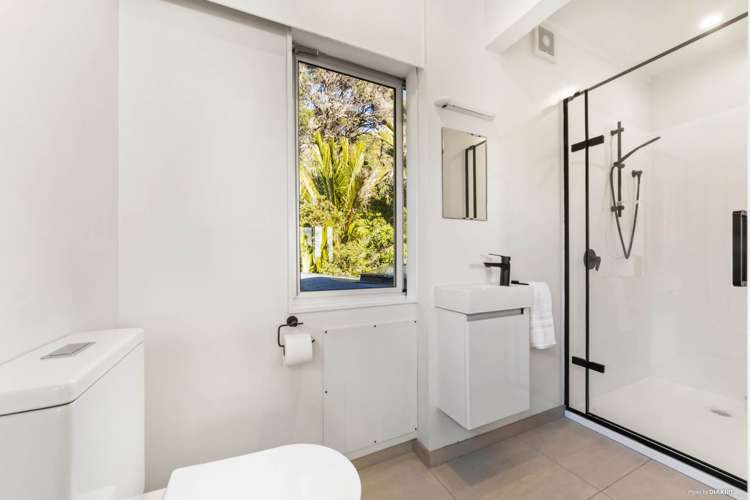 74 Rayner Road Piha_13