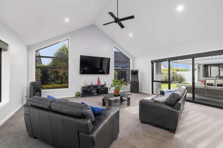 27 Carnaveron Drive Lincoln_7