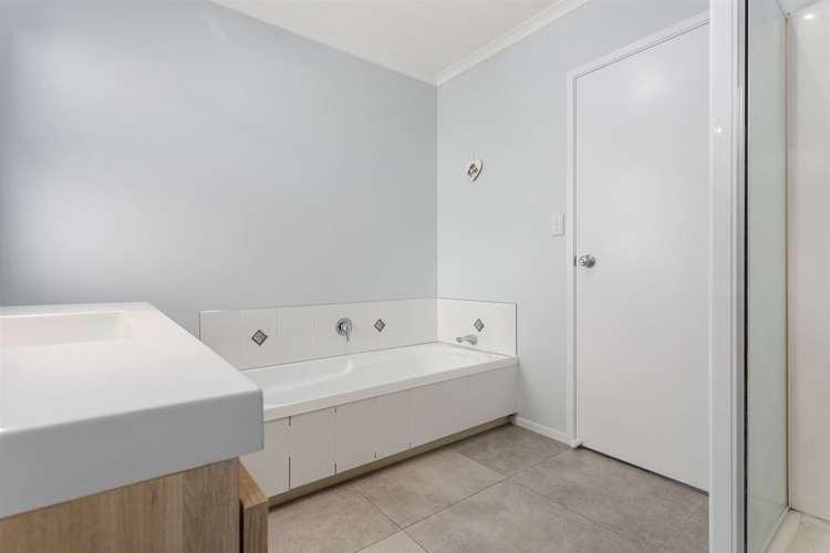 4 Pukeko Lane Rotoma_10