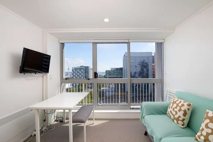 824/72 Nelson Street_1