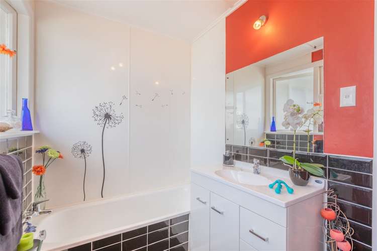 18 Neal Crescent Onekawa_6